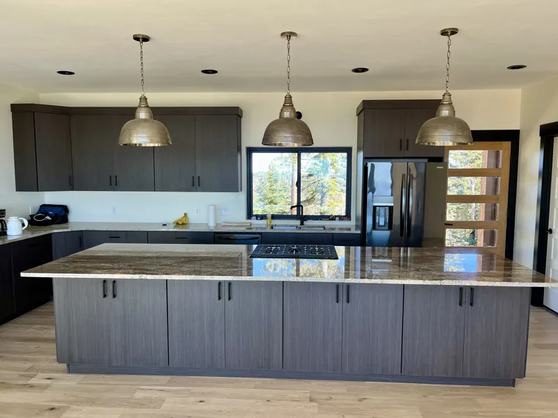 Contemporary kitchen & baths — custom cabinetry by Cozzens Cabinets, photo 2