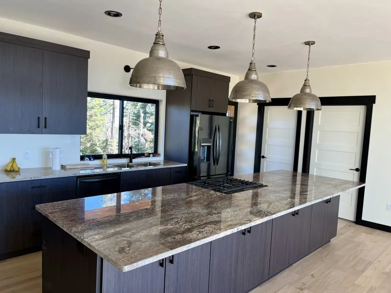 Contemporary kitchen & baths — custom cabinetry by Cozzens Cabinets, photo 3