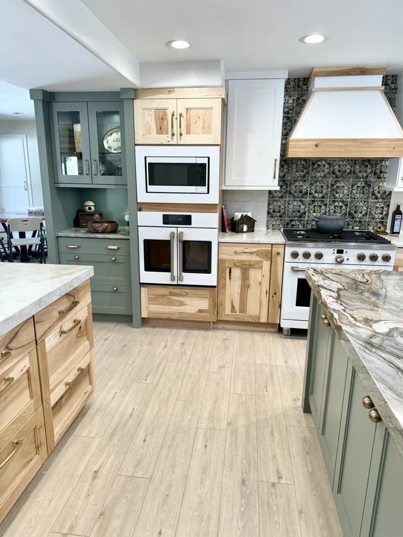 Green island & hickory kitchen — custom cabinetry by Cozzens Cabinets, photo 3