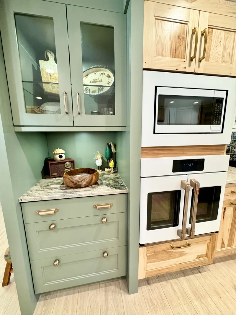 Green island & hickory kitchen — custom cabinetry by Cozzens Cabinets, photo 6
