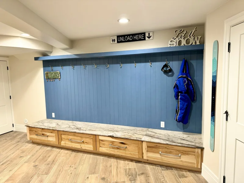Green island & hickory kitchen — custom cabinetry by Cozzens Cabinets, photo 10