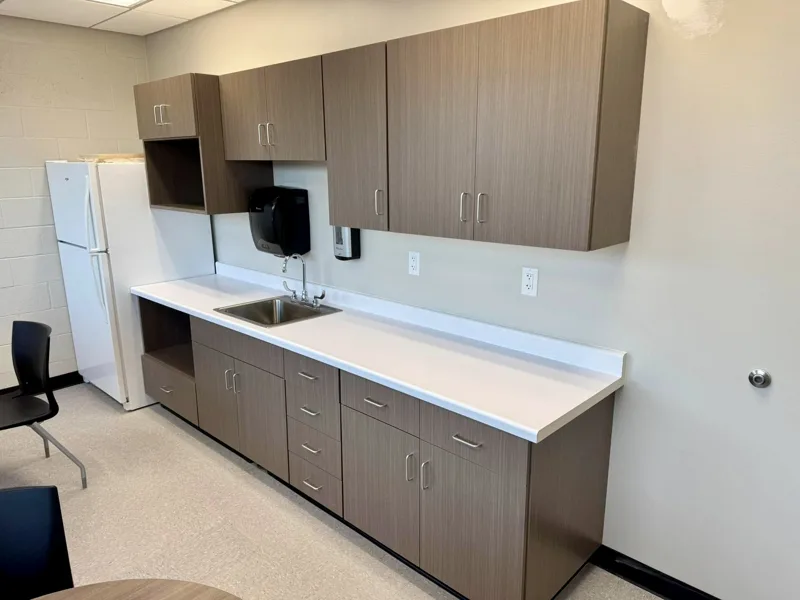 Hyundai dealership — custom cabinetry by Cozzens Cabinets, photo 4