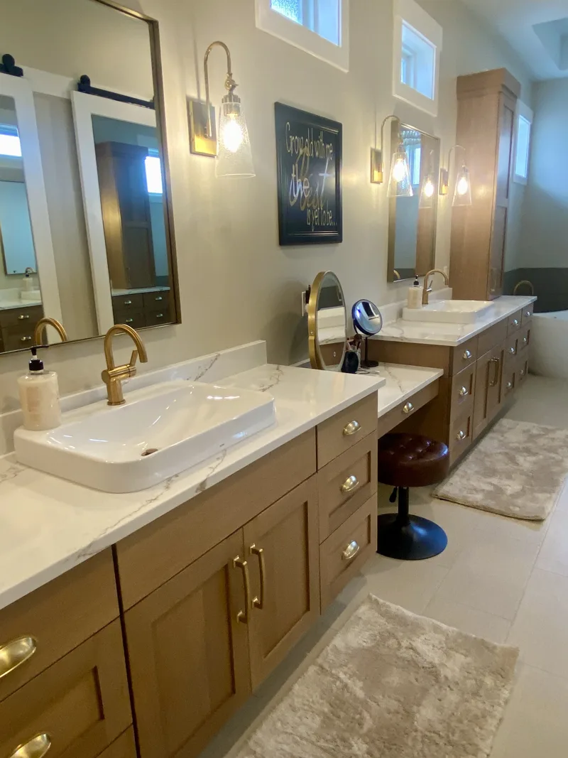 Rift oak island kitchen — custom cabinetry by Cozzens Cabinets, photo 15