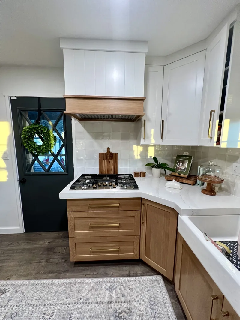 White oak farmhouse kitchen — custom cabinetry by Cozzens Cabinets, photo 11